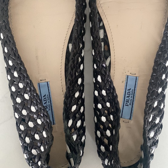 🩷❤️💜HOST PICK 💜❤️🩷PRADA FLATS❣️❣️ - Picture 5 of 5